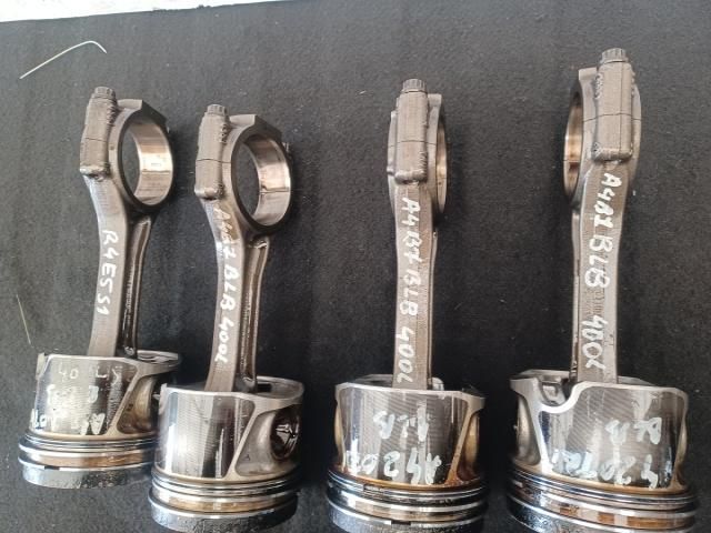 bontott AUDI A4 B7 Dugattyú