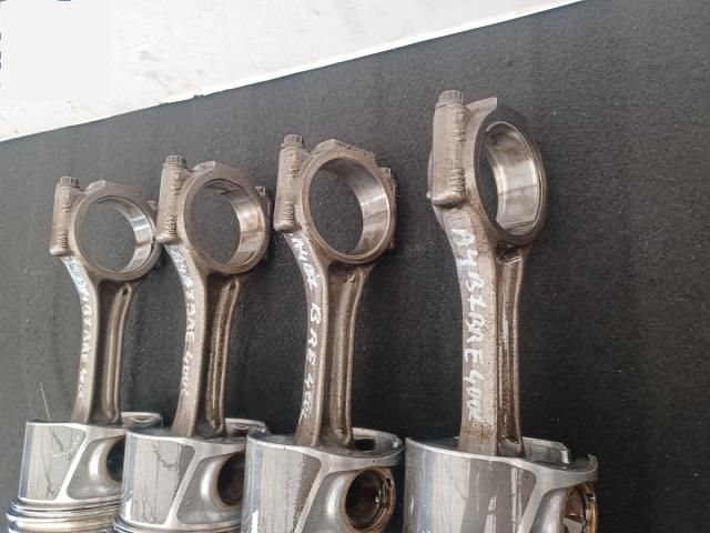 bontott AUDI A4 B7 Dugattyú