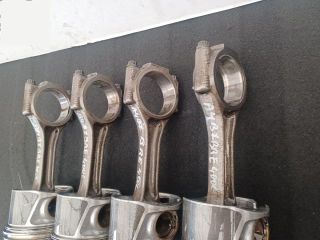 bontott AUDI A4 B7 Dugattyú