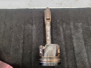 bontott AUDI A4 B7 Dugattyú