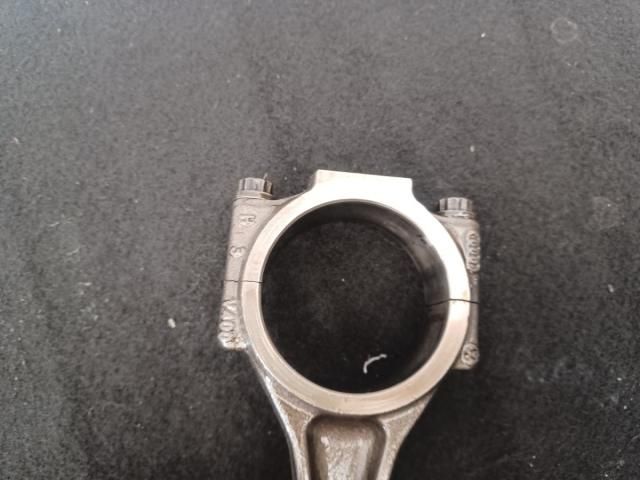 bontott AUDI A4 B7 Dugattyú