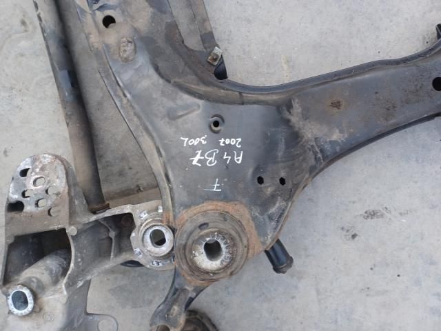 bontott AUDI A4 B7 Első Bölcső