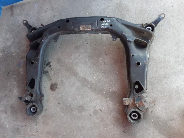 bontott AUDI A4 B7 Első Bölcső