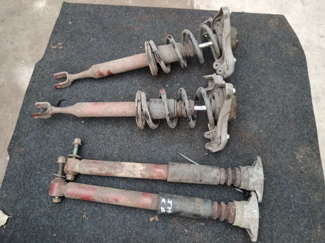 bontott AUDI A4 B7 Első Lengéscsillapító Pár