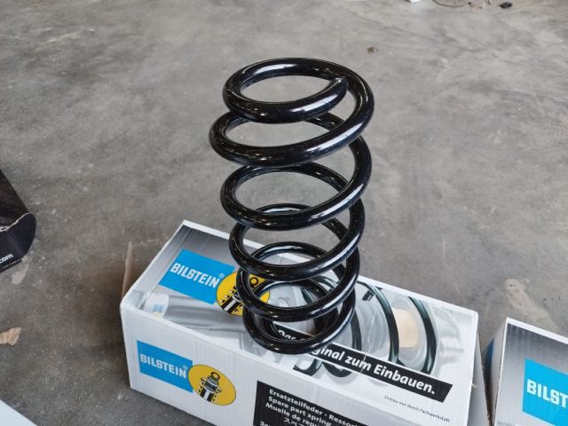 bontott AUDI A4 B7 Első Rugó Pár