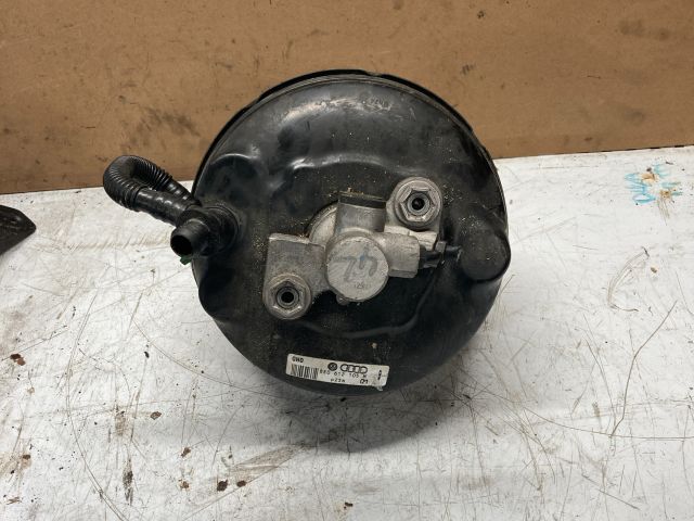 bontott AUDI A4 B7 Fékrásegítő