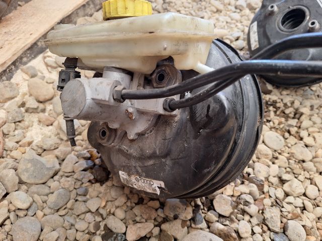 bontott AUDI A4 B7 Fékrásegítő