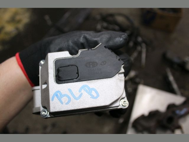 bontott AUDI A4 B7 Fojtószelep (Elektromos)