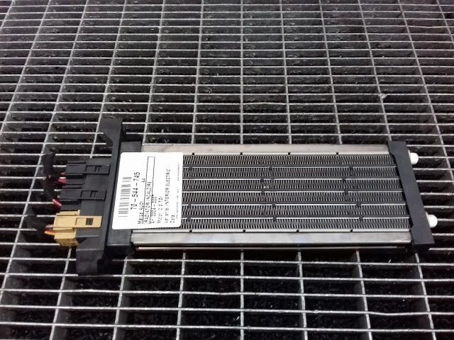 bontott AUDI A4 B7 Fűtőradiátor