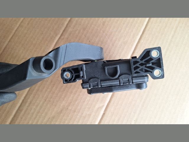 bontott AUDI A4 B7 Gázpedál (Elektromos)