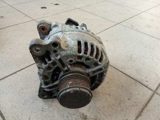 bontott AUDI A4 B7 Generátor