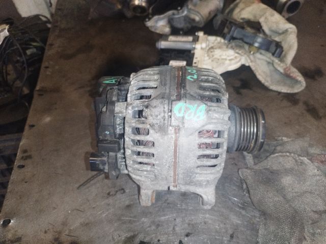 bontott AUDI A4 B7 Generátor