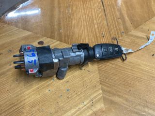 bontott AUDI A4 B7 Gyújtáskapcsoló Házzal