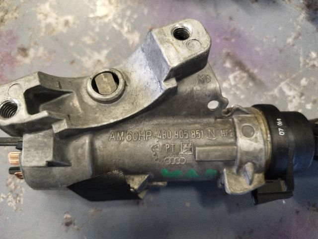 bontott AUDI A4 B7 Gyújtáskapcsoló Házzal