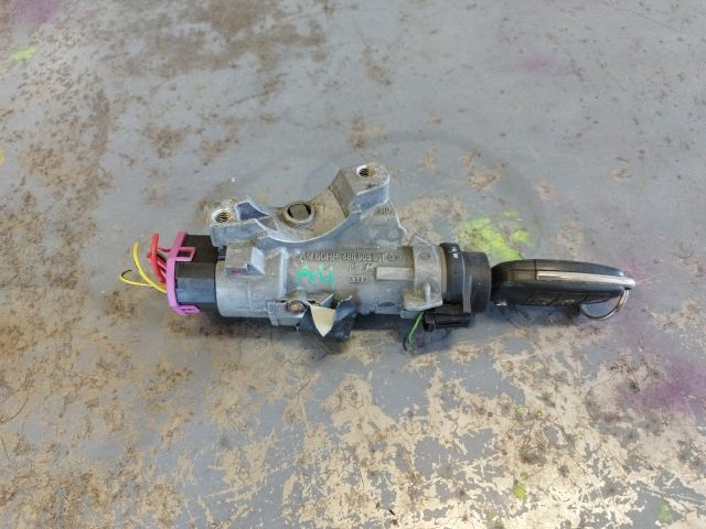 bontott AUDI A4 B7 Gyújtáskapcsoló Házzal