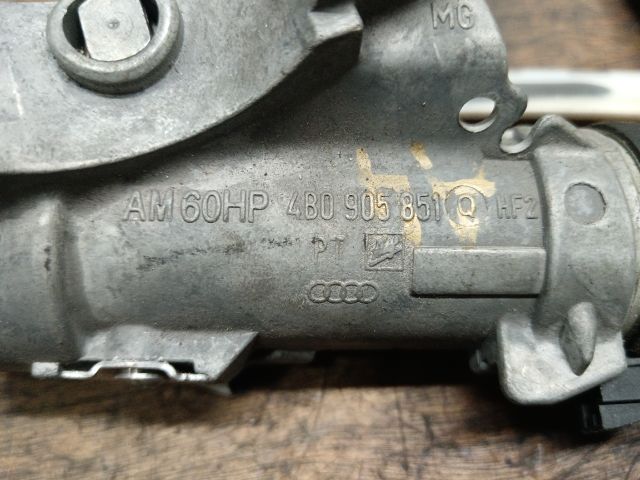 bontott AUDI A4 B7 Gyújtáskapcsoló Házzal