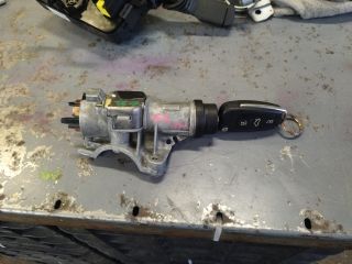 bontott AUDI A4 B7 Gyújtáskapcsoló Házzal