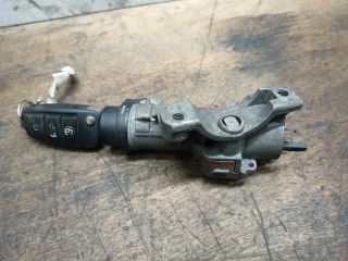 bontott AUDI A4 B7 Gyújtáskapcsoló Házzal