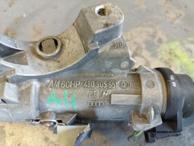 bontott AUDI A4 B7 Gyújtáskapcsoló Házzal