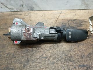 bontott AUDI A4 B7 Gyújtáskapcsoló Házzal