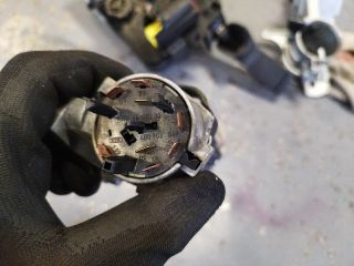 bontott AUDI A4 B7 Gyújtáskapcsoló Házzal