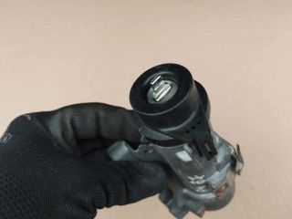 bontott AUDI A4 B7 Gyújtáskapcsoló Házzal