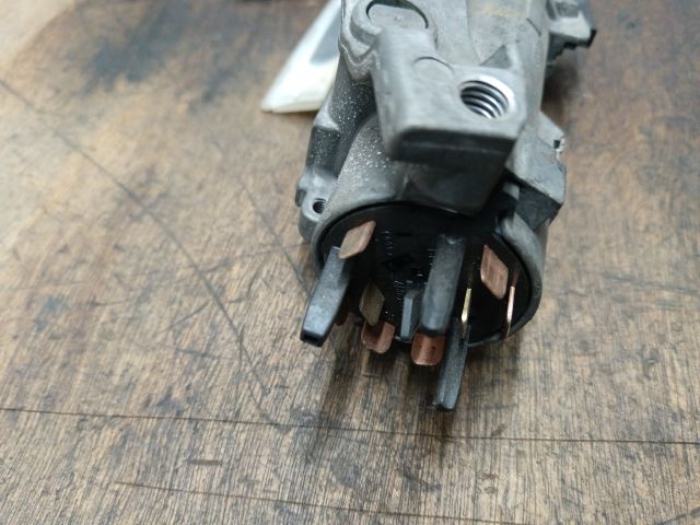 bontott AUDI A4 B7 Gyújtáskapcsoló Házzal