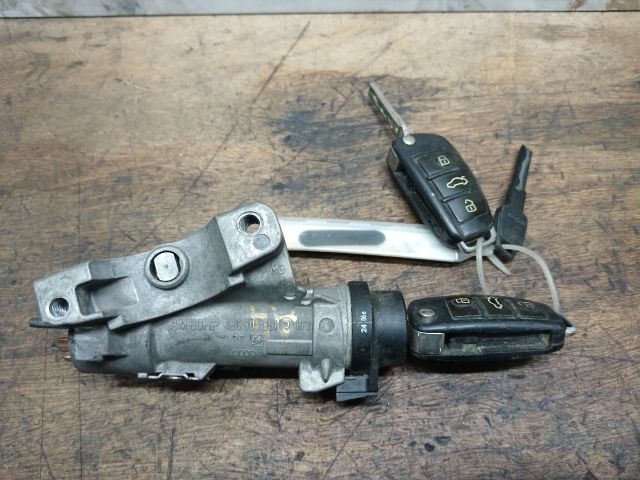 bontott AUDI A4 B7 Gyújtáskapcsoló Házzal