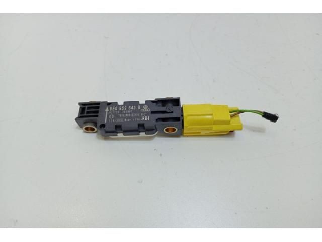 bontott AUDI A4 B7 Jeladó (Magában)