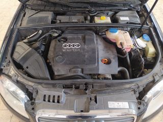 bontott AUDI A4 B7 Jobb első Fékkengyel