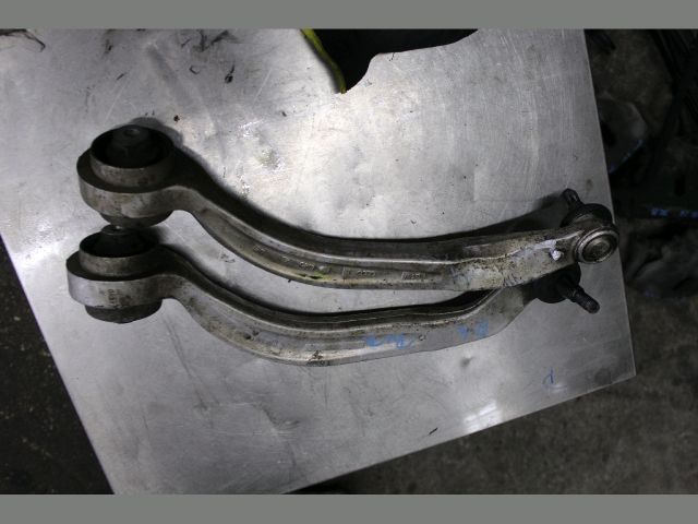 bontott AUDI A4 B7 Jobb első Lengőkar