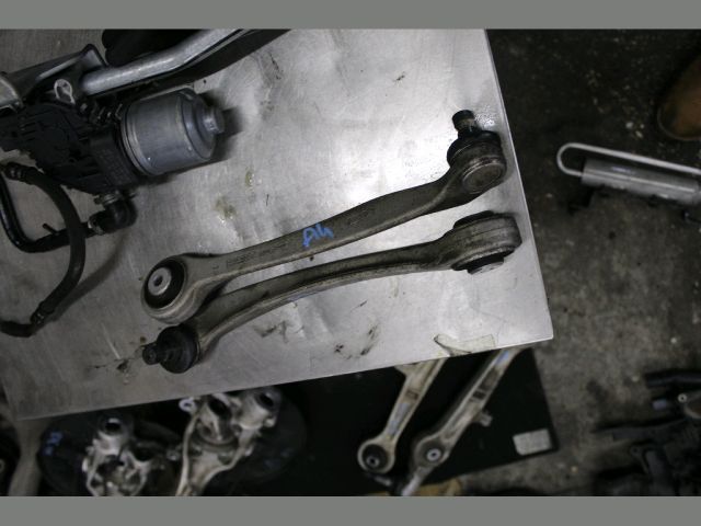 bontott AUDI A4 B7 Jobb első Lengőkar