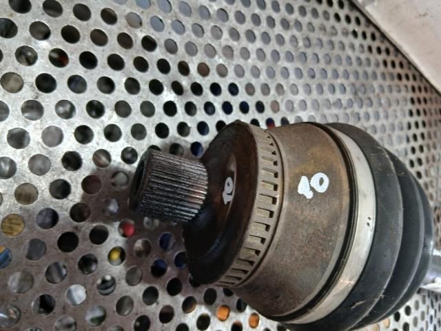 bontott AUDI A4 B7 Jobb Féltengely