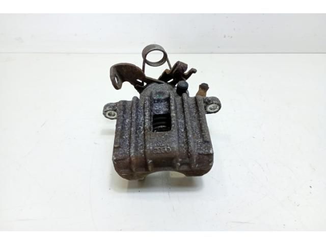 bontott AUDI A4 B7 Jobb hátsó Féknyereg Munkahengerrel