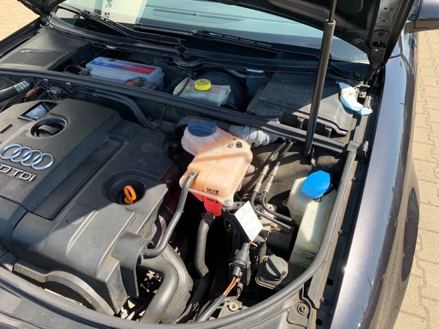 bontott AUDI A4 B7 Jobb hátsó Féknyereg Munkahengerrel