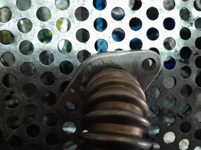 bontott AUDI A4 B7 Kartergázcső