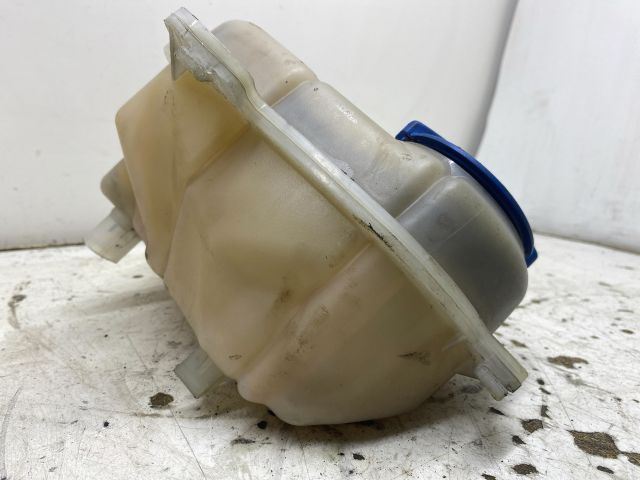 bontott AUDI A4 B7 Kiegyenlítő Tartály