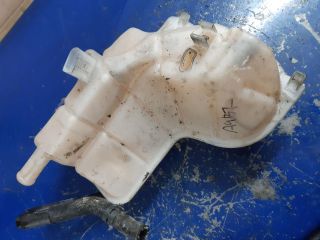 bontott AUDI A4 B7 Kiegyenlítő Tartály