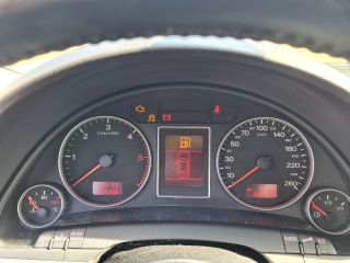 bontott AUDI A4 B7 Kilométeróra