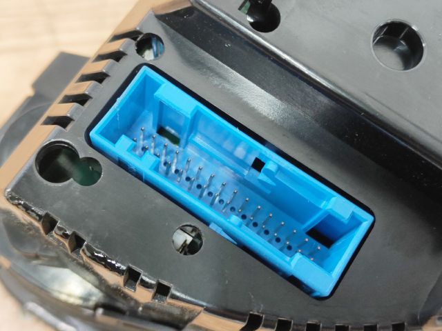 bontott AUDI A4 B7 Kilométeróra