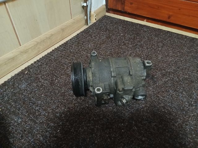 bontott AUDI A4 B7 Klímakompresszor