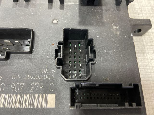 bontott AUDI A4 B7 Komfort Elektronika