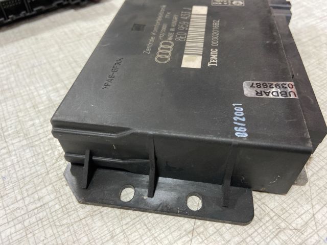 bontott AUDI A4 B7 Komfort Elektronika