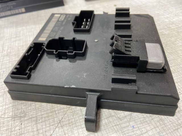 bontott AUDI A4 B7 Komfort Elektronika