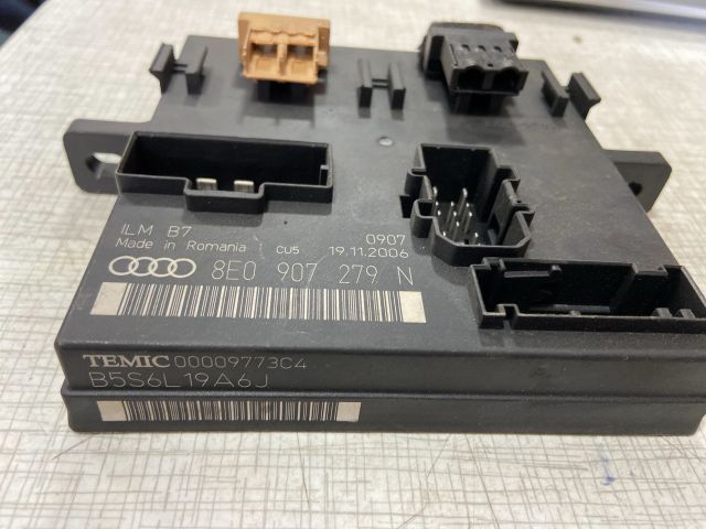 bontott AUDI A4 B7 Komfort Elektronika