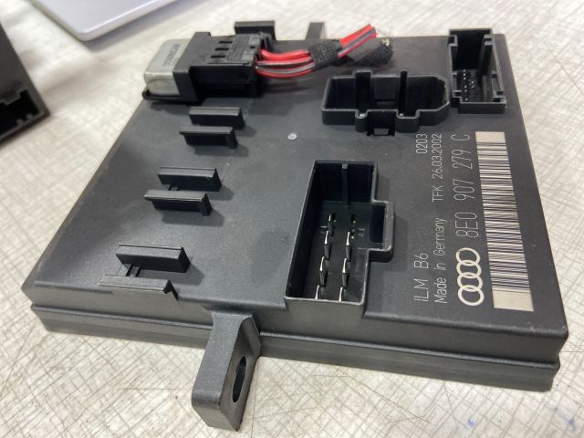 bontott AUDI A4 B7 Komfort Elektronika