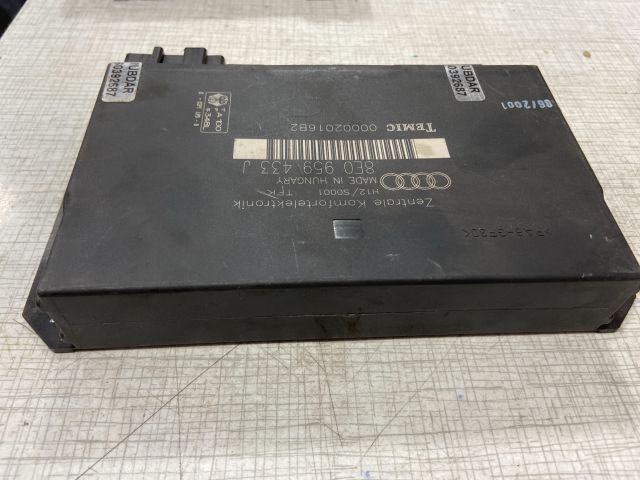 bontott AUDI A4 B7 Komfort Elektronika