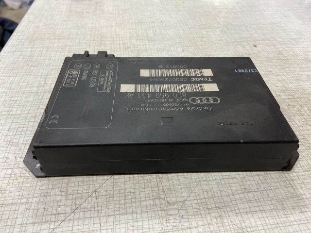 bontott AUDI A4 B7 Komfort Elektronika