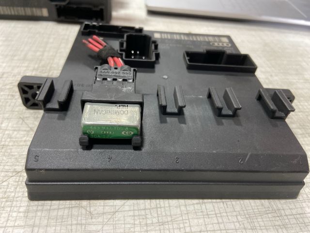 bontott AUDI A4 B7 Komfort Elektronika