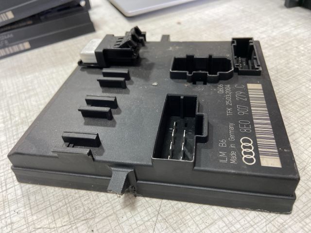 bontott AUDI A4 B7 Komfort Elektronika